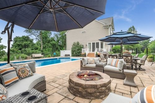 25 Northridge Ct, Hackettstown NJ  07840-5684 exterior