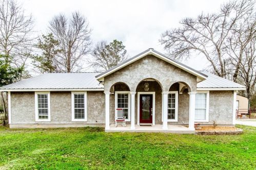 42 Cauthen Dr, Huntsville, TX 77320-1411
