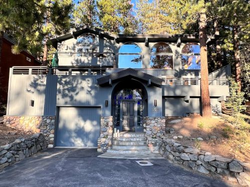 358 Skidder Trl, Truckee CA  96161-3928 exterior