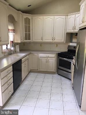 170 Gridley St, Trenton, NJ 08610-5148