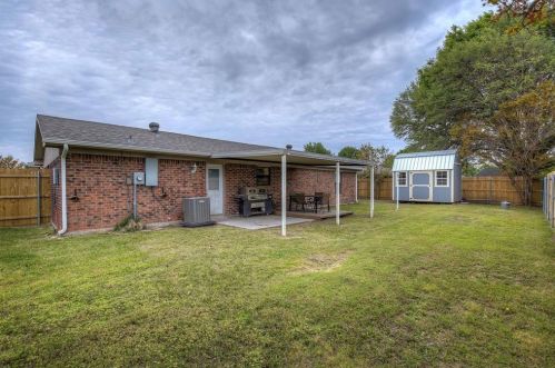 9805 Lafayette Dr, Greenville TX  75402-3728 exterior