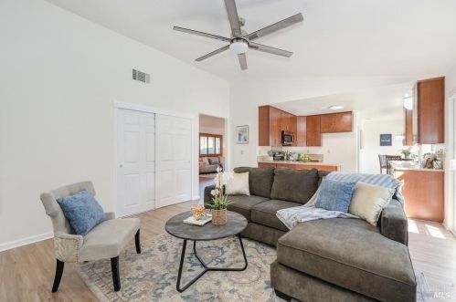 681 Seville Ln, Vacaville CA  95688-2044 exterior