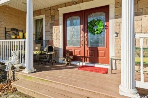 3508 Roger Dr, North Wantagh, NY 11793-2627