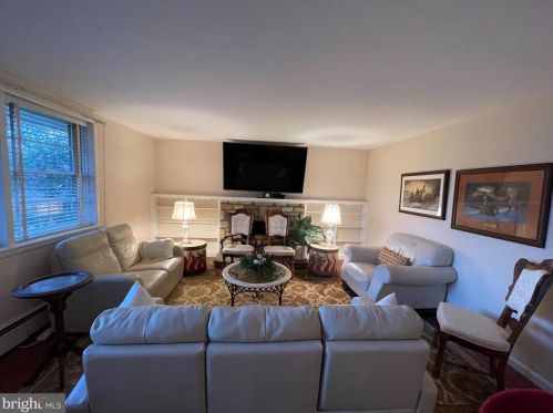 906 Bellevue Ave, Langhorne PA  19047-5532 exterior