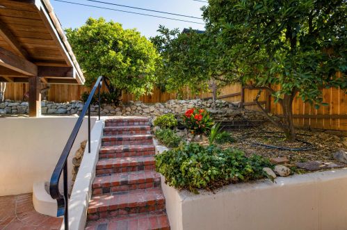 3054 Lucinda Ln, Santa Barbara CA  93105-2002 exterior