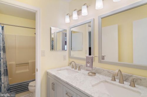 10909 Heatherwood Dr, Spotsylvania VA  22553-1669 exterior