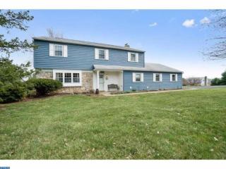 27 Rosemore Dr, Chalfont, PA 18914-2624