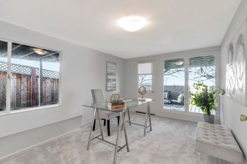 2800 Kingsland Ave, Oakland CA  94619-3325 exterior