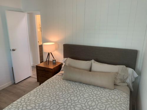 74 Calle Abajo, Palm Springs CA  92264-6331 exterior