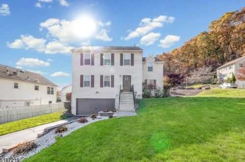 7 Jessica Ln, Dover NJ  07801-4743 exterior