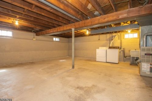 668 Long Hill Rd, Little Falls NJ  07424-2047 exterior