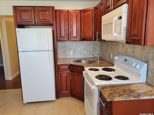 233 Post Ave, Westbury NY  11590-3043 exterior