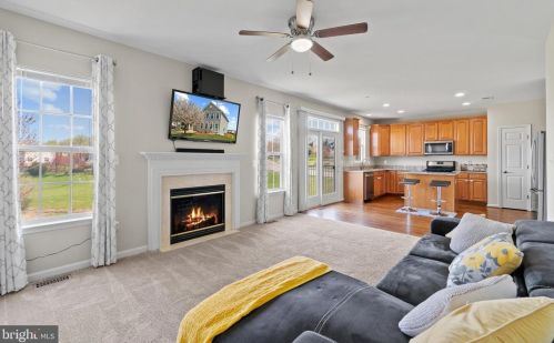 317 Baish Dr, Leesburg VA 20175-6149 exterior