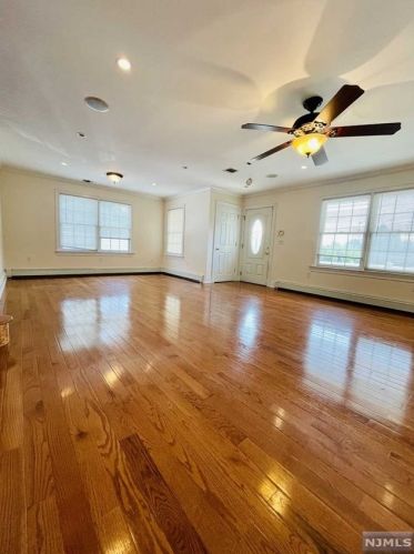 279 Highland Ave, Wood-Ridge NJ  07075-1523 exterior