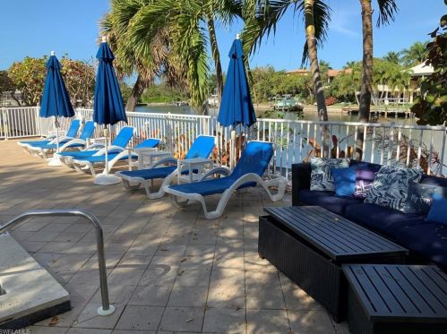 845 Gulf Dr, Sanibel FL  33957-7096 exterior