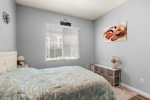 23860 Toscana Dr, Santa Clarita CA  91354-3015 exterior