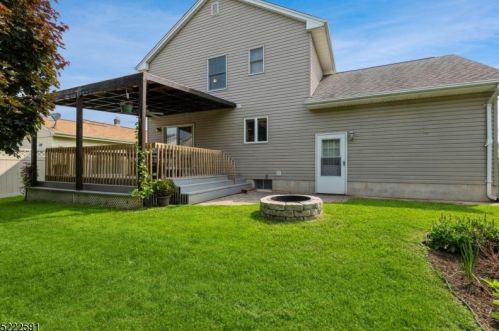 230 7th Ave, Manville NJ  08835-1216 exterior