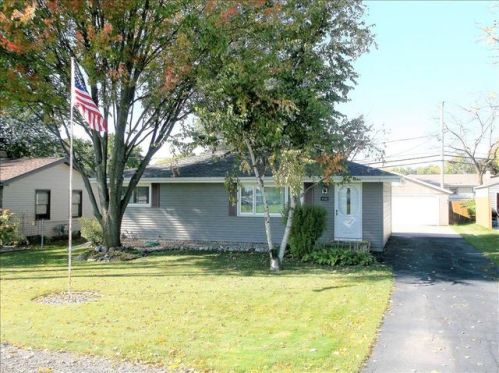 1132 Oneida St, Menasha, WI 54952-2101
