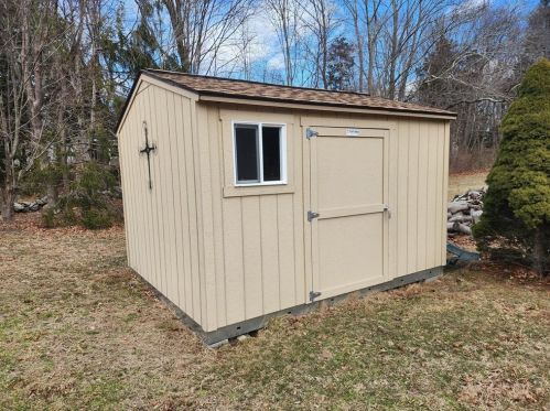 81 Flagg Ln, North Kingstown RI  02852-6707 exterior