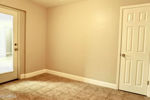 5622 35th Ave, Phoenix AZ 85053-1017 exterior