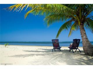 117 Cocohatchee St, Naples FL  34110-1608 exterior