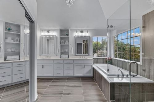 3808 Cherokee Dr, Bedford TX  76021-3110 exterior