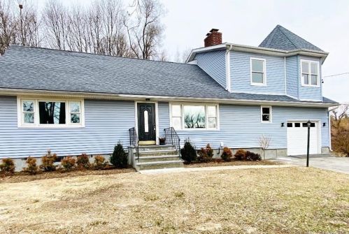 109 Chelsea Rd, New Hamburg NY  12590-5475 exterior