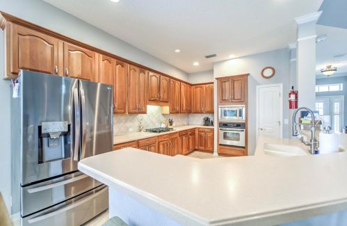 413 Islebay Dr, Ruskin FL  33572-3332 exterior