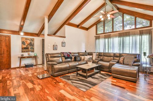 2327 Contest Ln, Haymarket VA  20169-1209 exterior