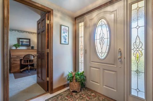108 Canterbury Ln, Canonsburg, PA 15317-2702