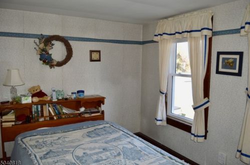 49 Main St, Flemington NJ  08822-1413 exterior