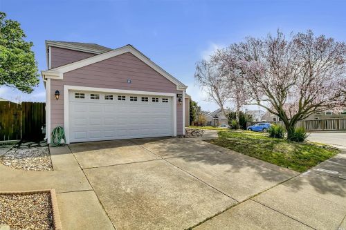 509 Poppy Cir, Benicia CA  94510-3715 exterior