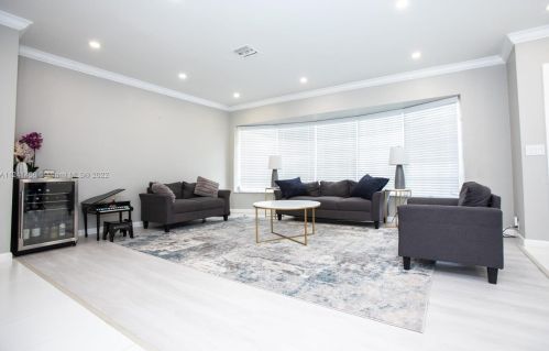 4851 37th St, Hollywood, FL 33021-2238