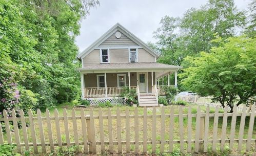 100 High St, Moosup, CT 06354-1801