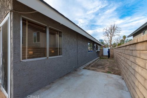 23128 Calvello Dr, Santa Clarita CA  91354-1360 exterior