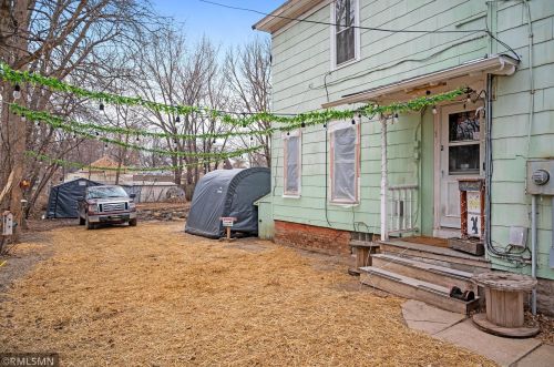 328 4th St, Litchfield MN 55355-2122 exterior