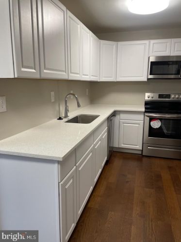 606 Denton Cir, Fredericksburg VA  22401-2704 exterior