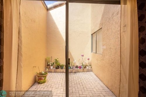 7618 Solimar Cir, Boca Raton FL  33433-1035 exterior