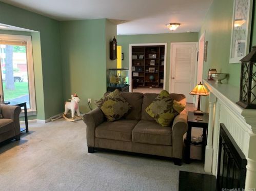 203 Hickory Hill Rd, New Britain CT  06052-1009 exterior