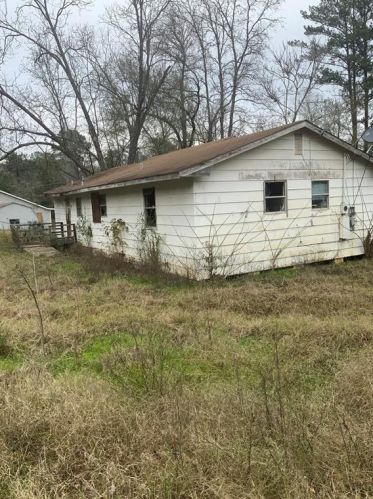 1605 Chestnut St, Gladewater, TX 75647-5229