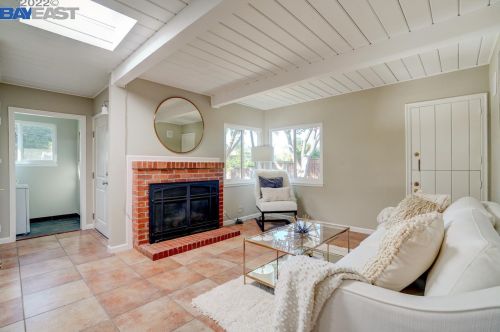 2573 Miramar, Hayward CA 94546-2820 exterior