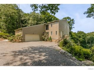 17 Bayberry Hill Rd, Ridgefield, CT 06877-6001