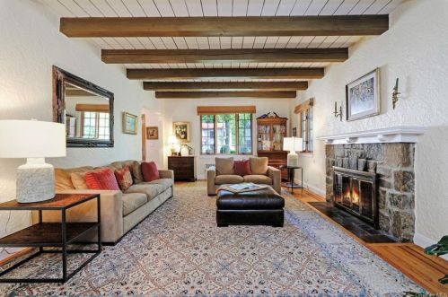 8 Parkway, Mount Vernon NY  10552-1219 exterior