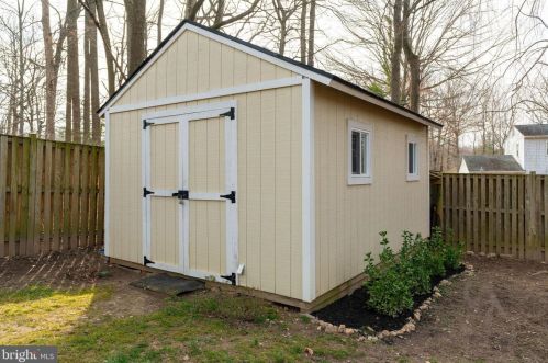 6614 Huntsman Blvd, Springfield VA 22152-2621 exterior