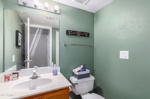 501 Sunrise Dr, Gilbert AZ  85233-6732 exterior