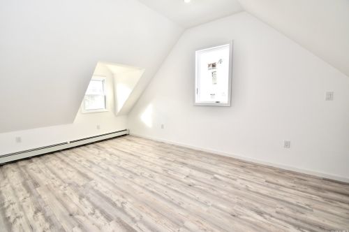 2381 Yorktown St, Rockville Centre NY  11572-1717 exterior