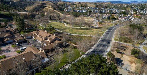 28445 Evergreen Ln, Santa Clarita, CA 91390-4015