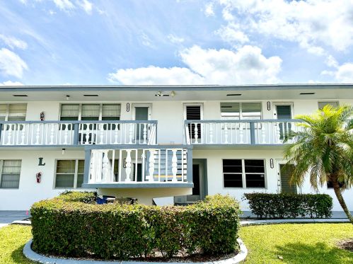 245 Chatham L, West Palm Beach, FL 33417-1838