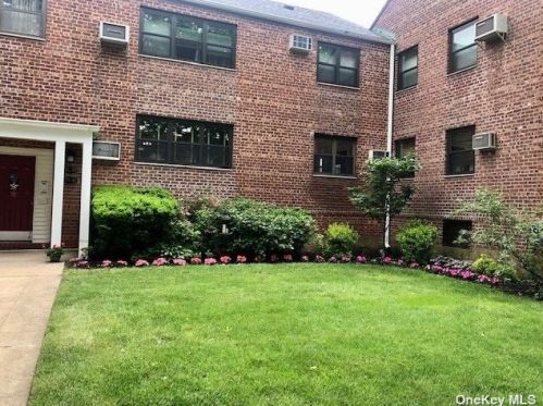 15541 79th St, Jamaica, NY 11414-2316