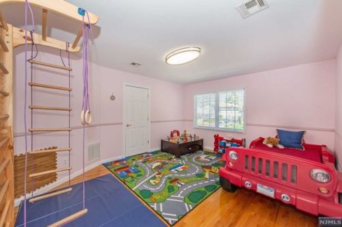 146 Sadler Rd, Bloomfield NJ  07003-5321 exterior